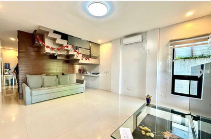 Palms Point Village Alabang FOR SALE