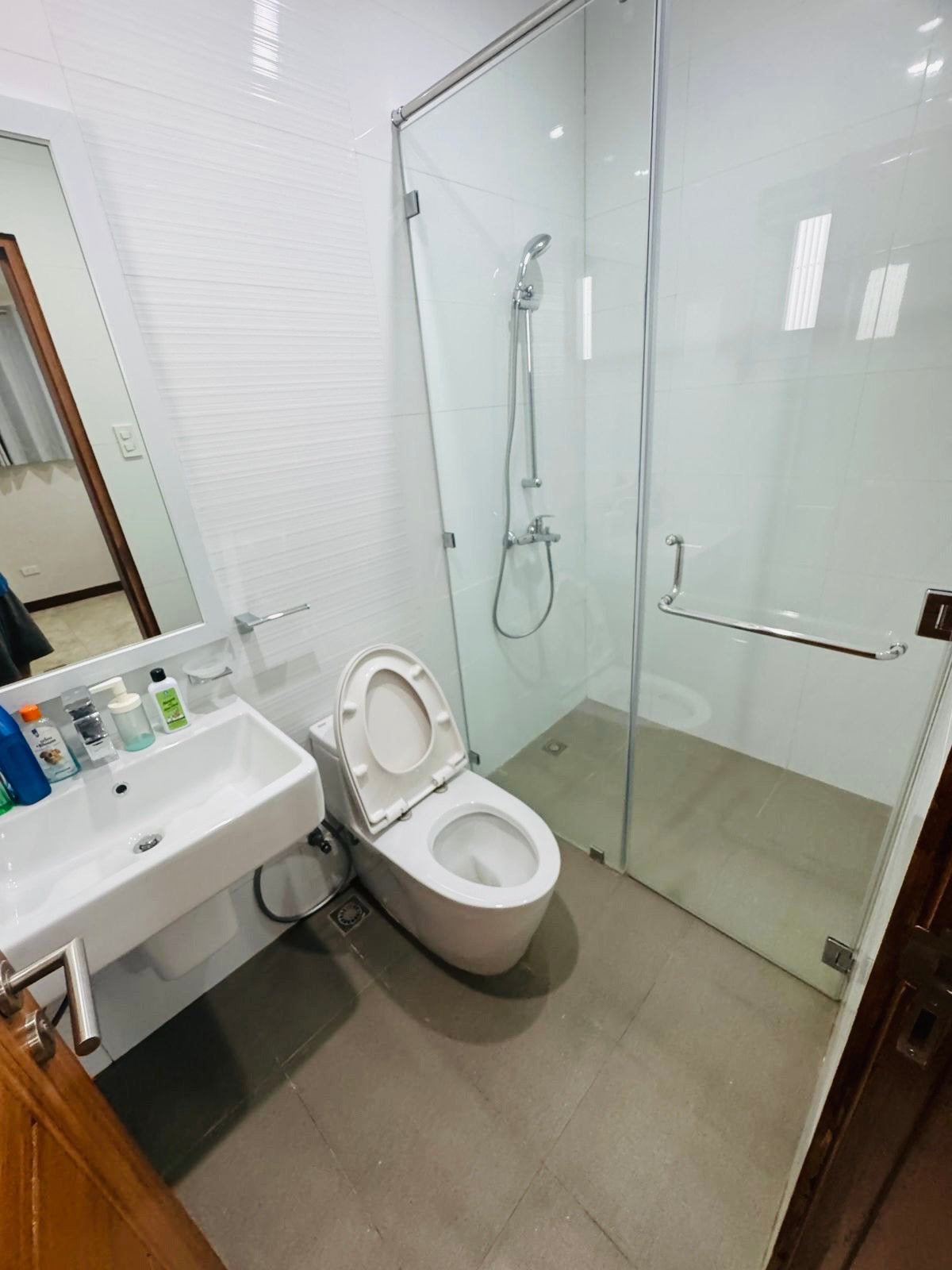 Ayala Alabang Village FOR LEASE