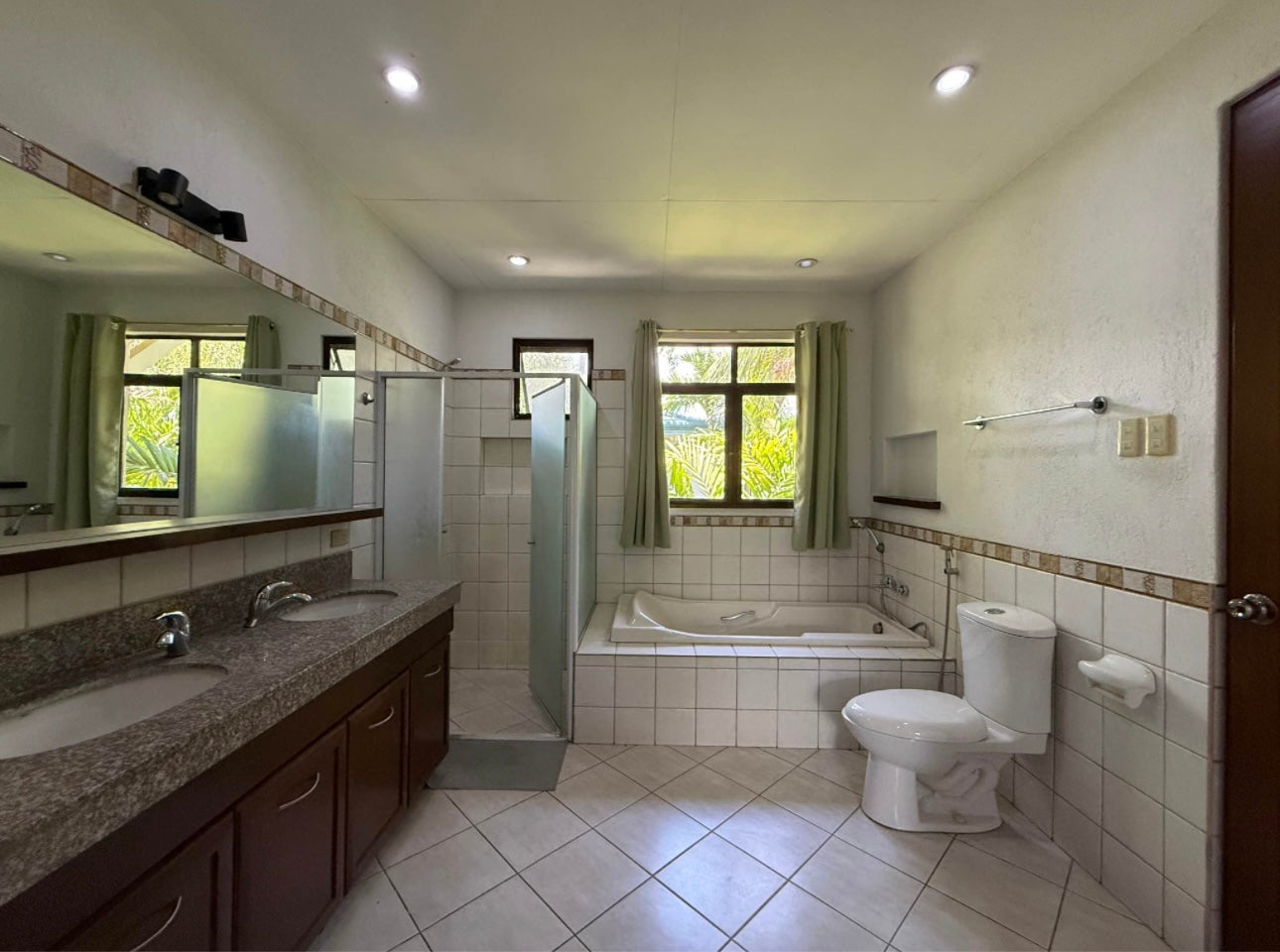 Ayala Alabang Village Property FOR LEASE D