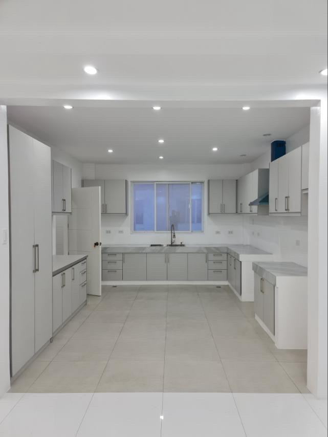 Ayala Alabang Moden Property For Sale D