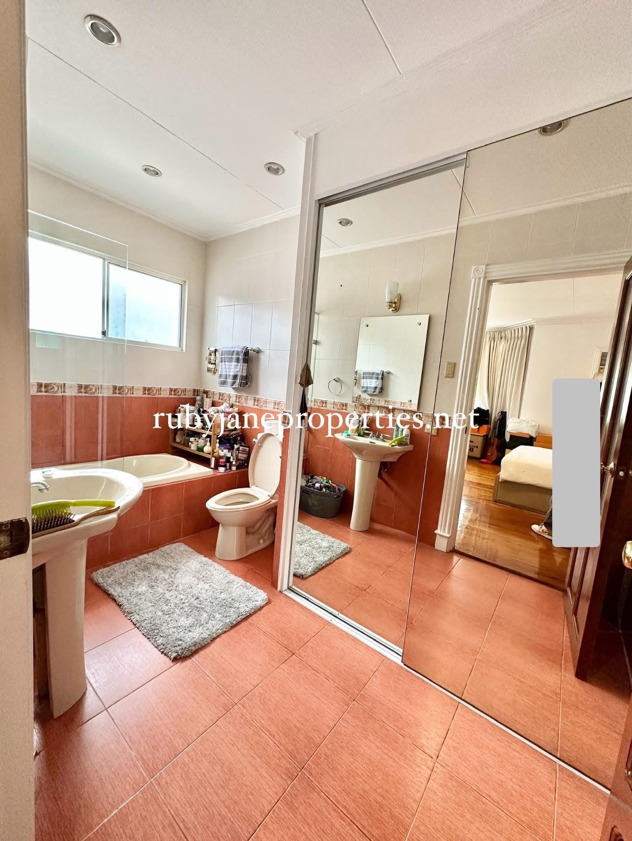 Ayala Alabang Village Gorgeous Property FOR LEASE D