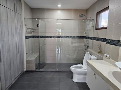 Ayala Alabang ELEGANT 3-STOREY RESIDENCE WITH BASEMENT &nbsp;| FOR LEASE 🏠