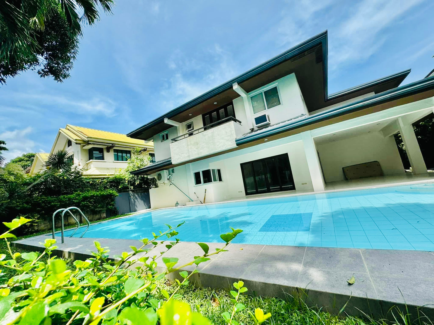 Modern and Gorgeous Property FOR LEASE D