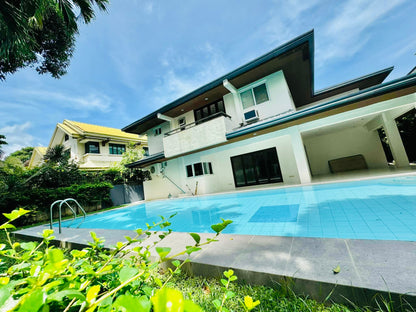 Modern and Gorgeous Property FOR LEASE D