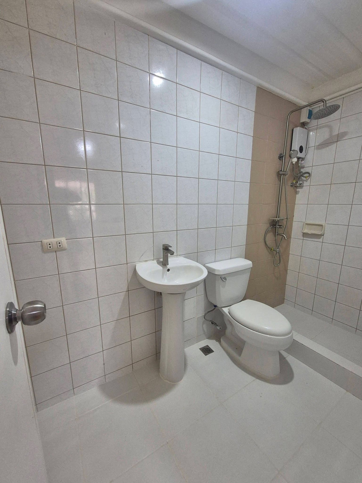 Ayala Alabang Village FOR LEASE D