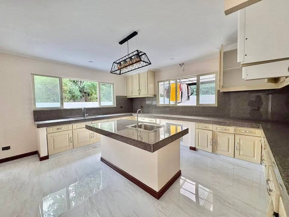 Ayala Alabang Villagr Property FOR LEASE D