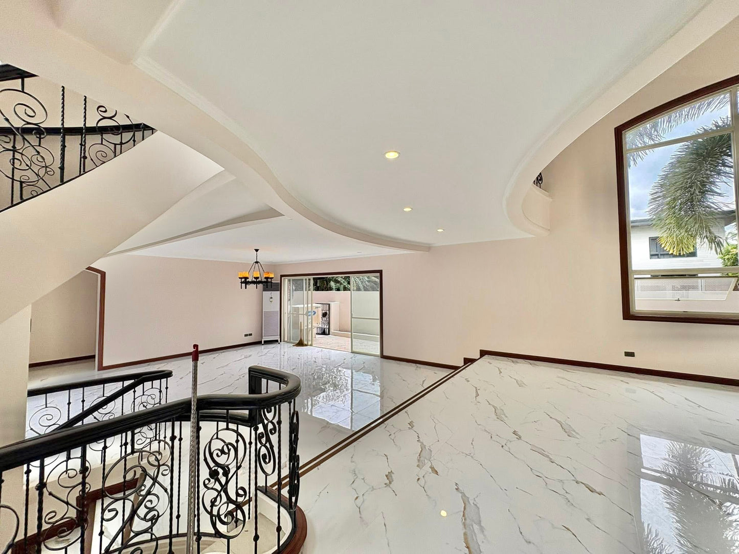 Ayala Alabang Villagr Property FOR LEASE D